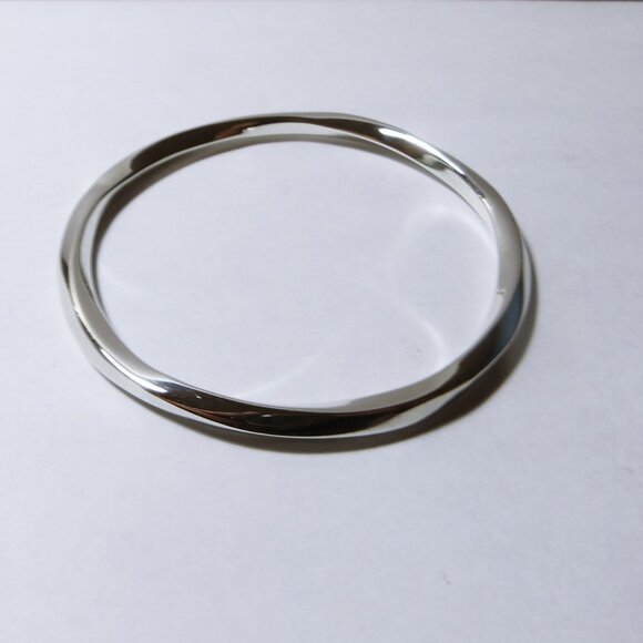 Authentic Signed TIFFANY & CO 1999 Twisted Bangle Retired Bracelet Solid .925 - Picture 1 of 5